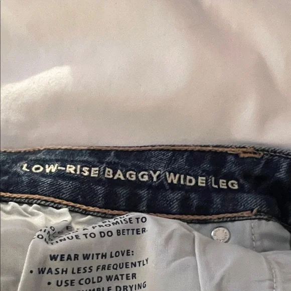 American Eagle Outfitters Women's Dark Blue Low Rise Wide Leg Jeans Size 10S - Picture 3 of 11